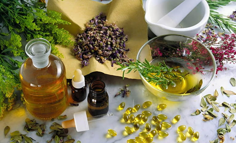 Tinh Dầu Thơm Phòng Là Gì? Định Nghĩa, Nguồn Gốc Và Cách Chiết Xuất